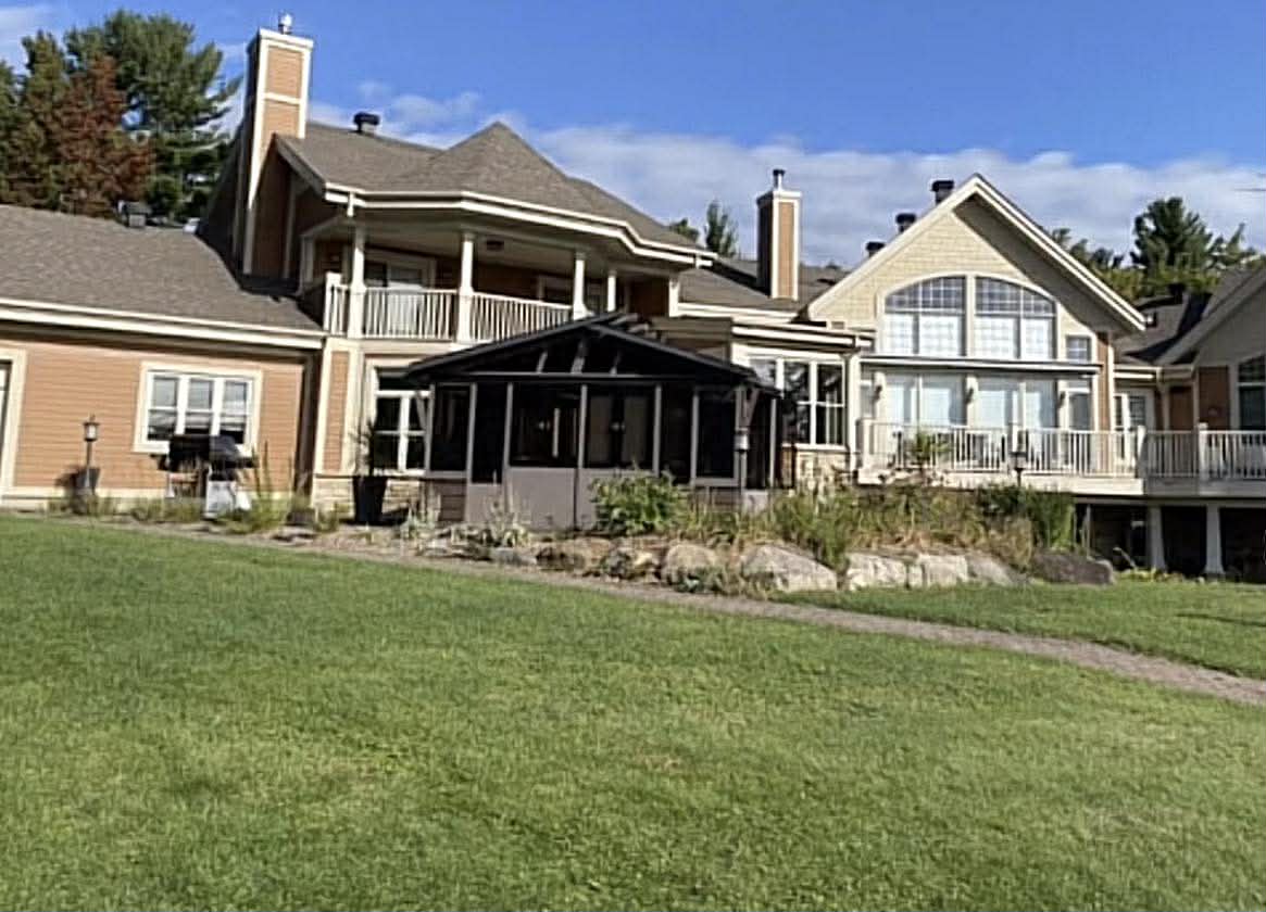 Remplacement toiture maison — MJ.Denis Inc Granby